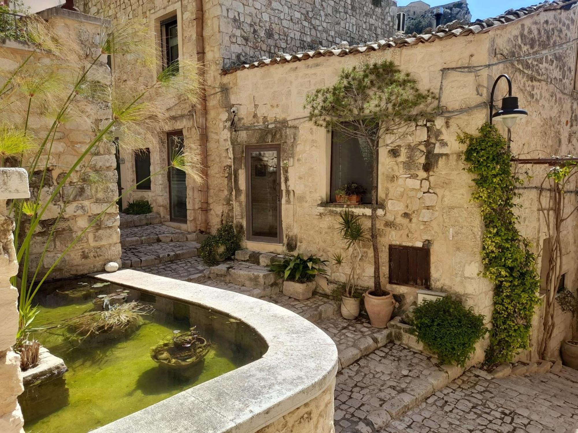 Boutique Hotel Borgo Hedone Scicli Extérieur photo